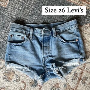 Size 26 Levi’s Jean shorts